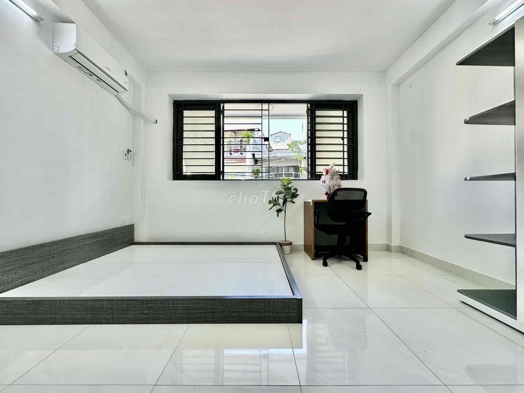 The owner rented the full-alive sky window