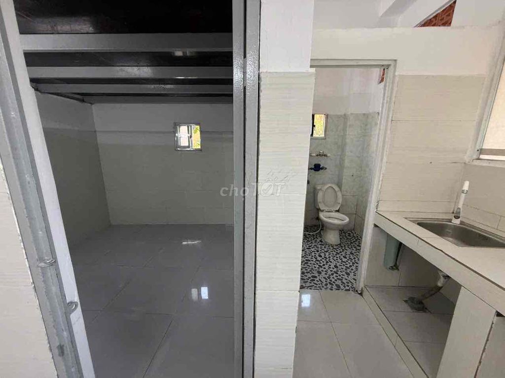 The sky-air elevator room near aeon University of Cheap Business