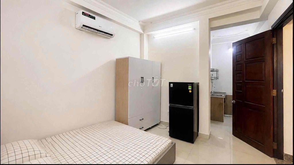 It's the owner who rents cheap hotel rooms.