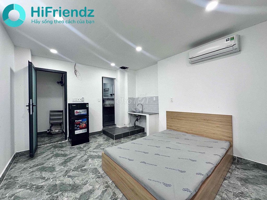 Rent the brand new room. Full Seven.