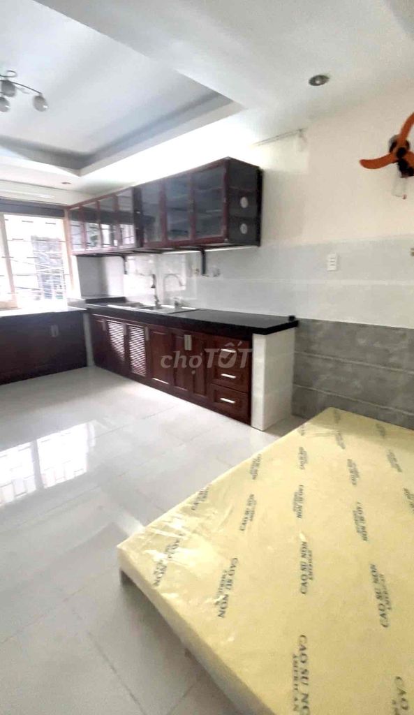 Rent 3X wide 35 M2 windows in the Tân Sơn Nhì_oslave