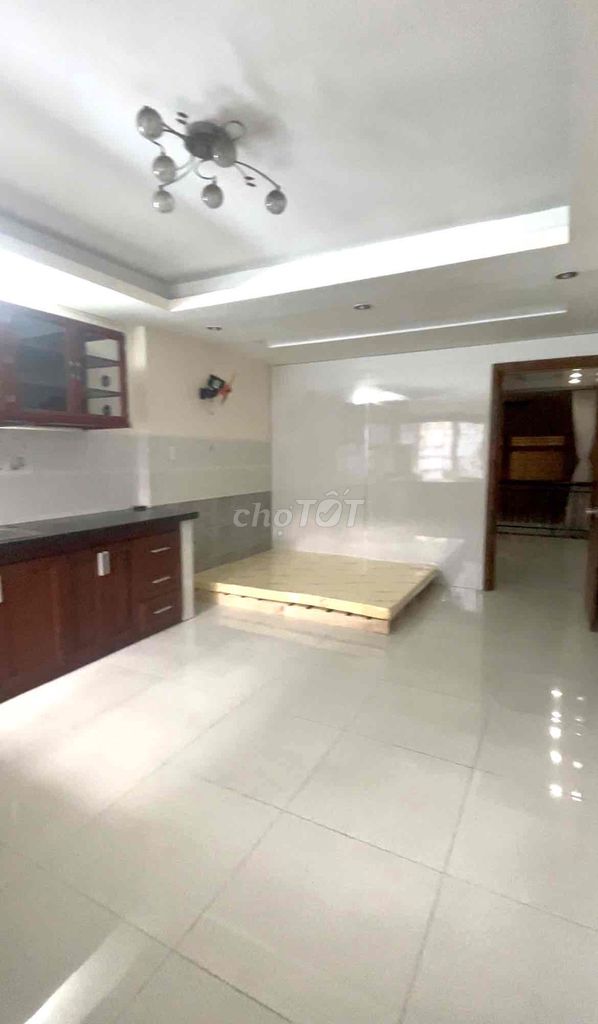 Rent 3X wide 35 M2 windows in the Tân Sơn Nhì_oslave
