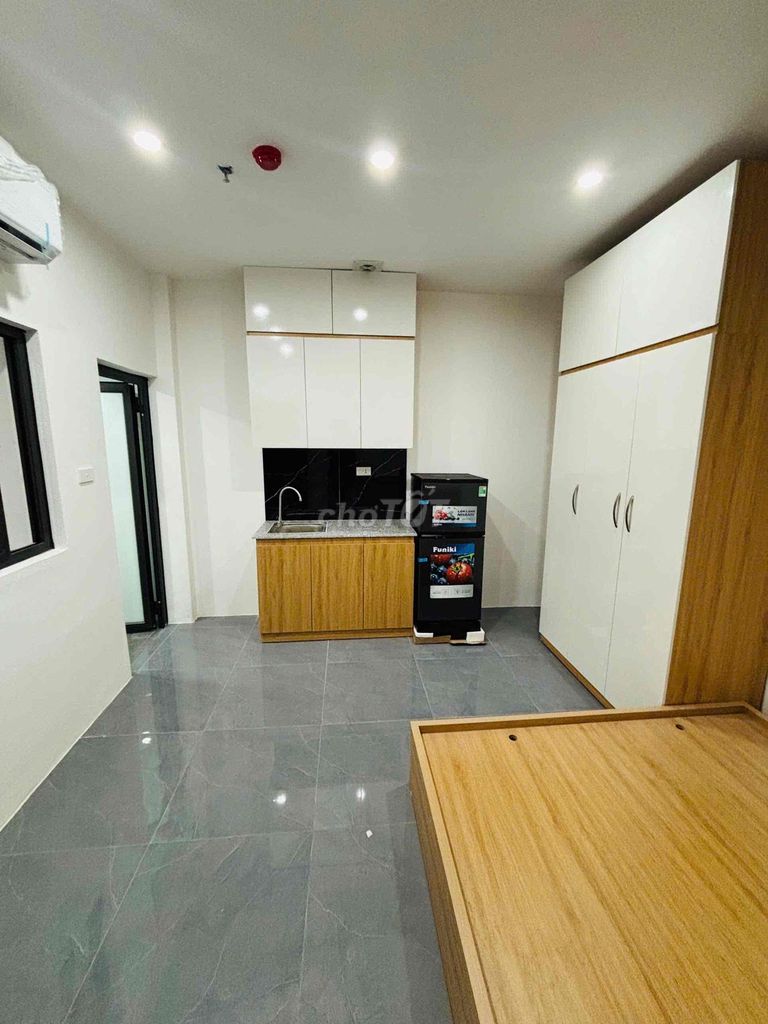 Rent a brand-new new room near the Office of the Constitution 11th District.