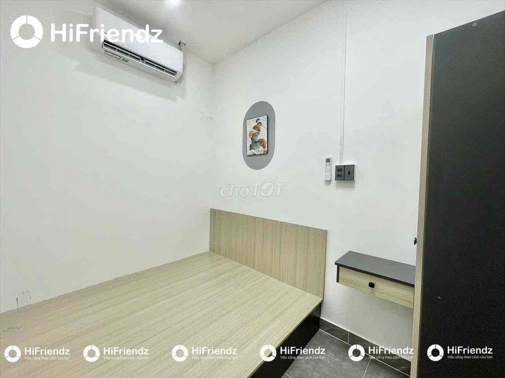 We'll rent two bedrooms. Two air conditionings.