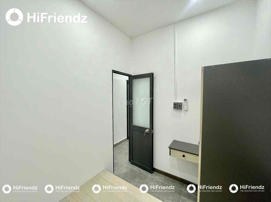 We'll rent two bedrooms. Two air conditionings.