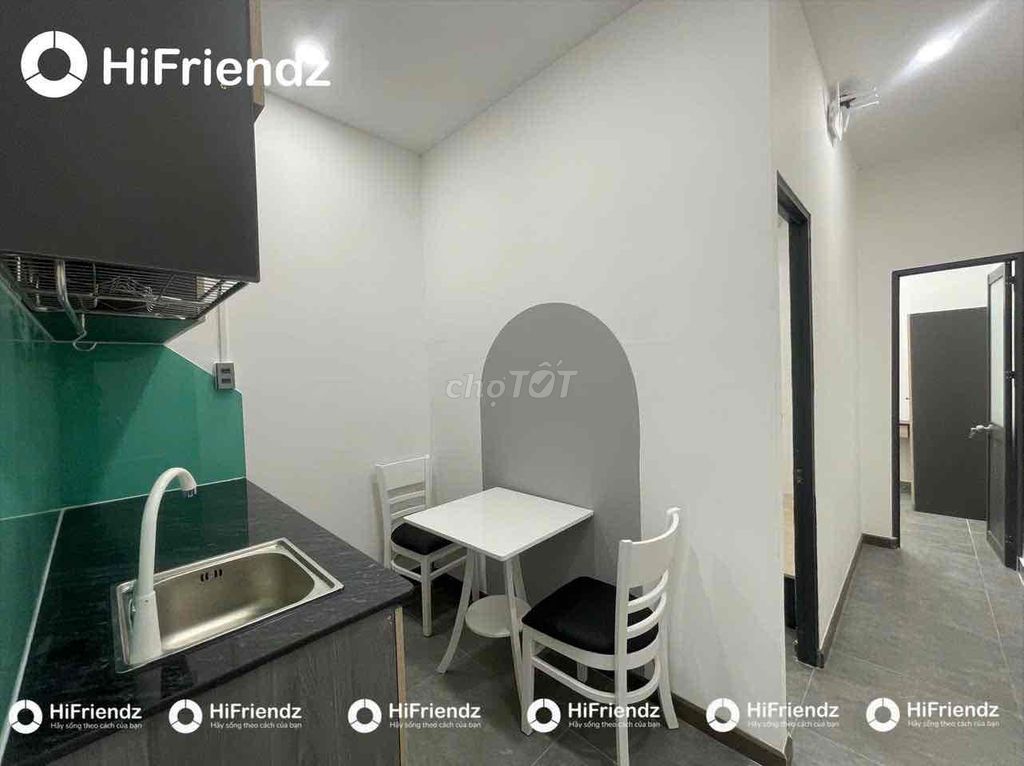 We'll rent two bedrooms. Two air conditionings.