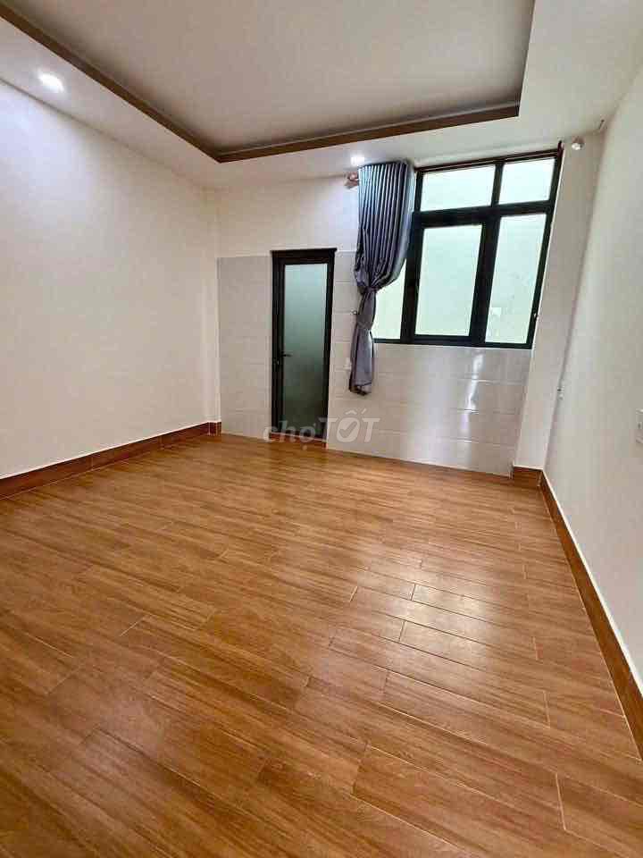 Rent room in the original house $2.5 million a month.