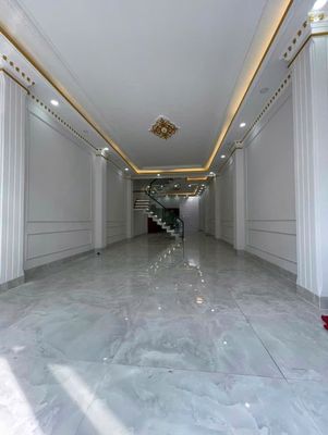 Rent the house in half. 199 B Ngô Quyền, 070, District 10
