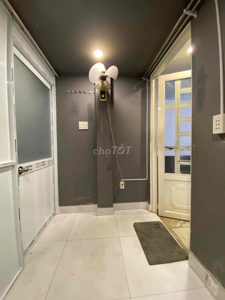 The balconies have their own bathroom yard.