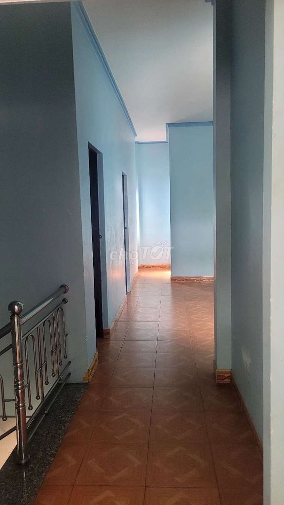 Rent the entire first floor with three rooms.