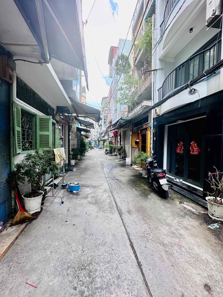 Car alley room - next to viettel post