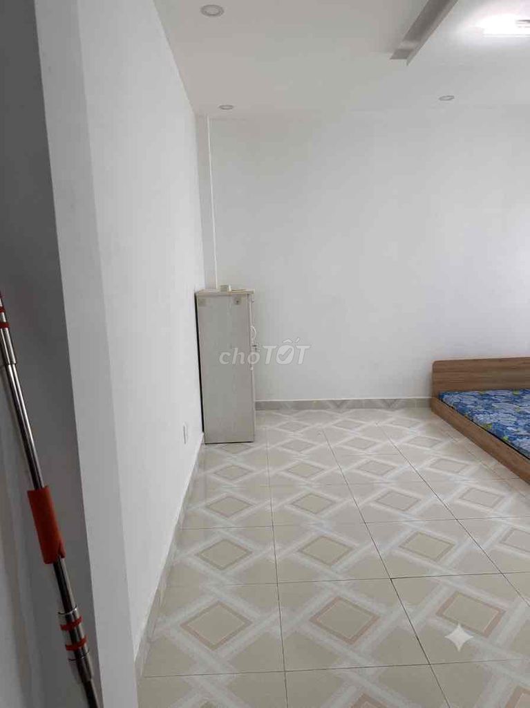 Room Âu Dương Lân 23 m2