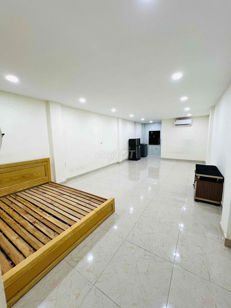 Rent the safe house to move in immediately, drop 500 k for the first month.
