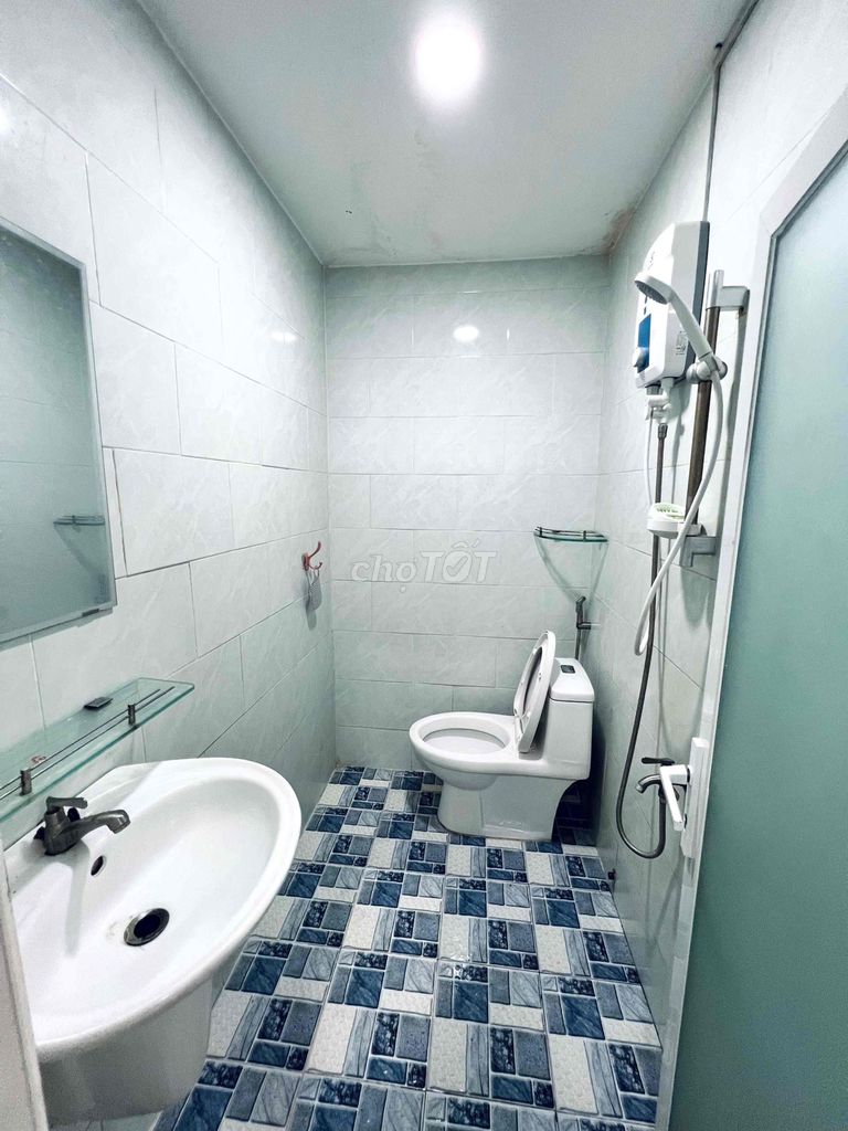 Rent the safe house to move in immediately, drop 500 k for the first month.