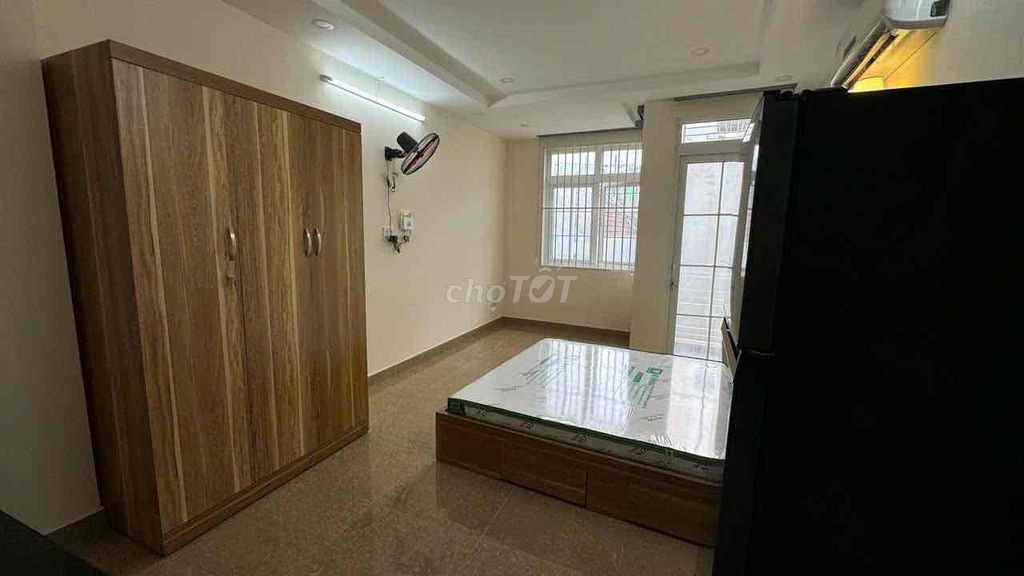 need to rent room full interior