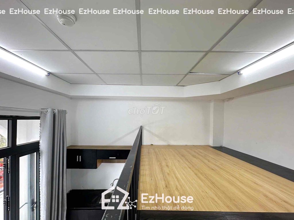 Code 302 - full interior - balcony