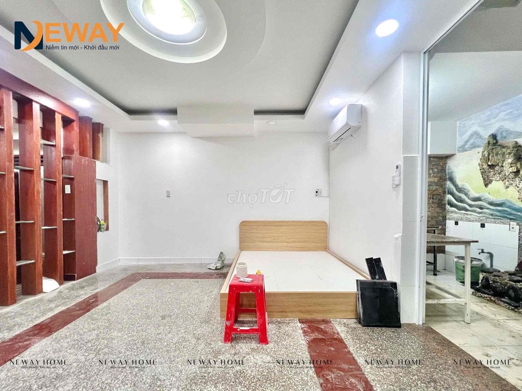 Rent a Super Free War Room, Private Room