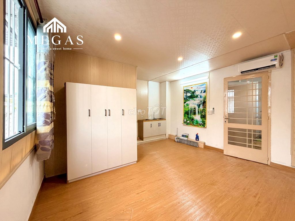 Close-to-high interior room Y-y-Yea-y is only 4 million.