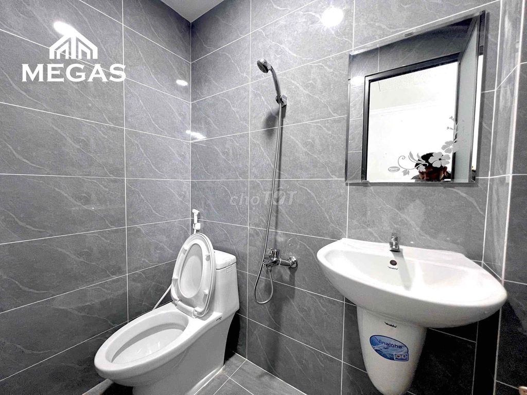Studio Full Seven near Aeon Mall