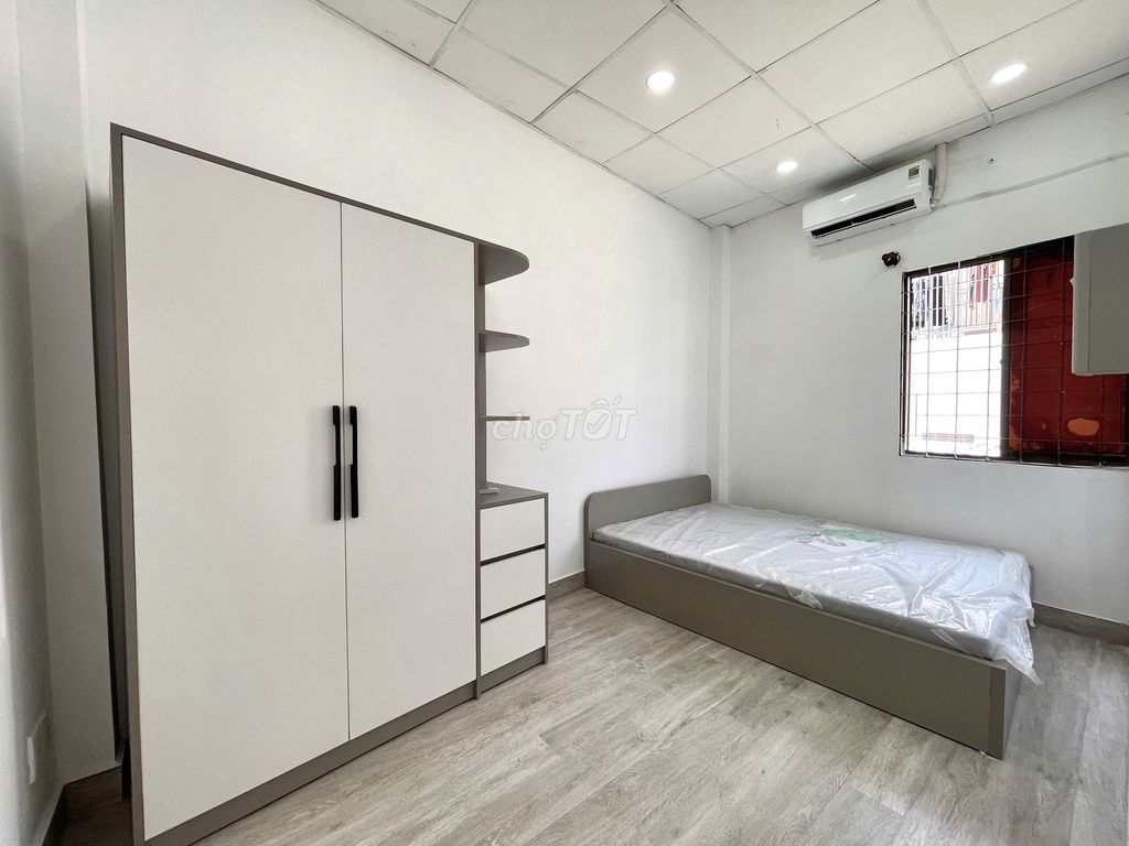 A full interior kitchen near the financial-industrial University.