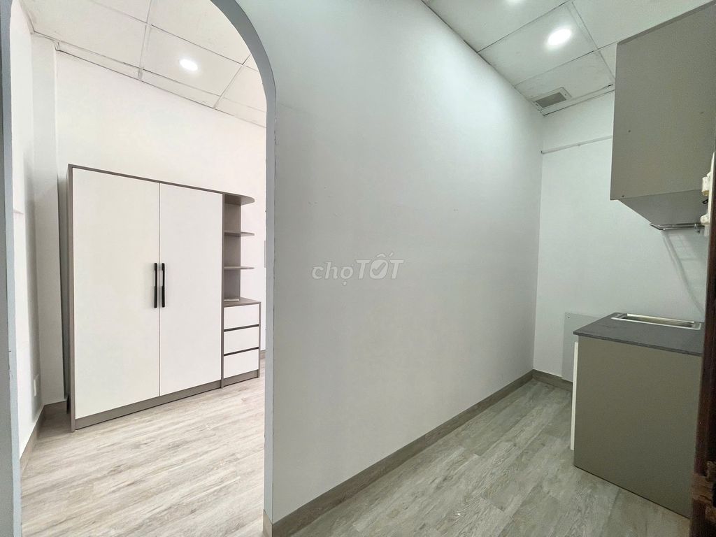 A full interior kitchen near the financial-industrial University.