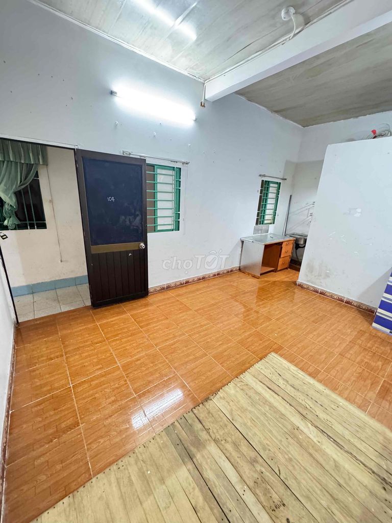 Clear one floor, right near the date bridge and District 8 next to District 5, 10th.