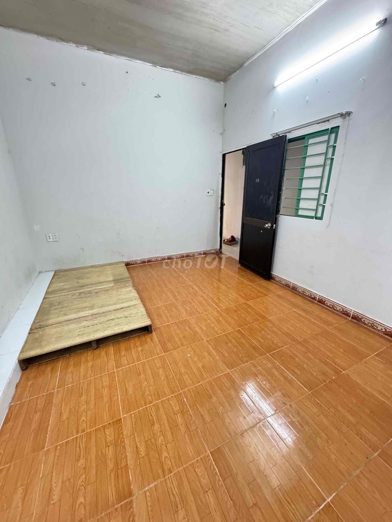 Clear one floor, right near the date bridge and District 8 next to District 5, 10th.