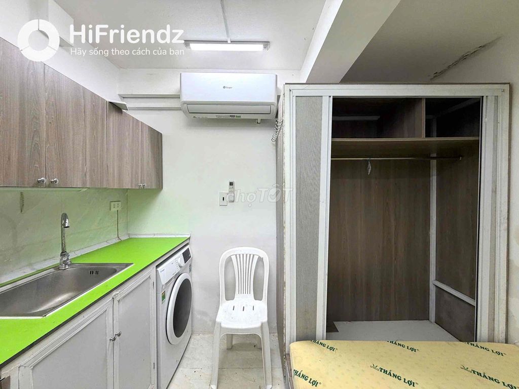 The little studio has its own washing machine - window - free time district 3rd shore.