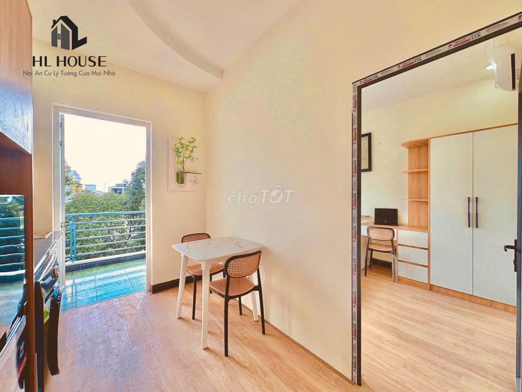 Rent a hotel room from 4 million.