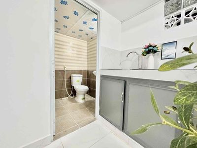 Rent a room with a large student shelter where four people are clear
