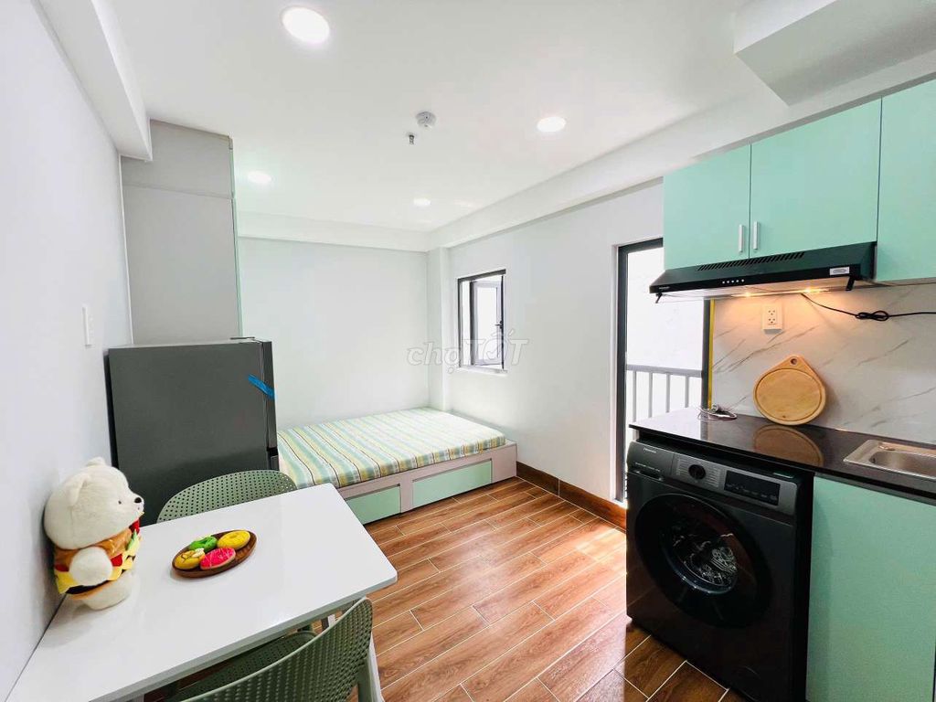 Unguarded living room, Orestes Nguyễn Văn Lượng, has their own washing machine.