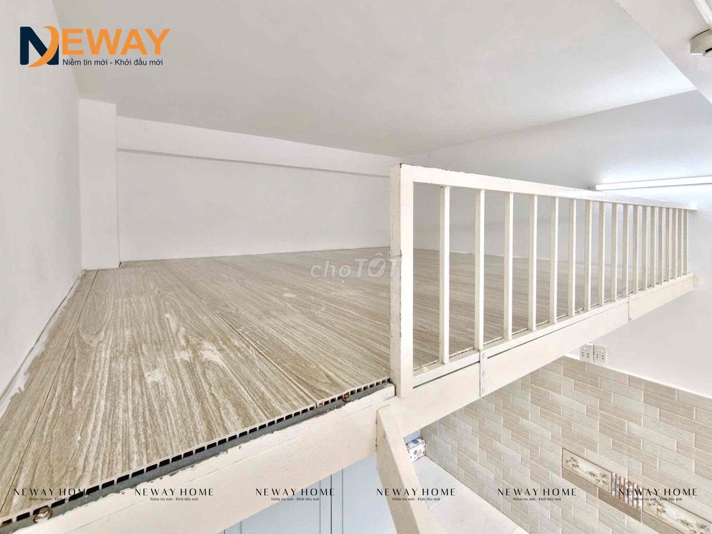 FAWAY balcony, full cleavage lost--in the muscles-- Khuông Việt.