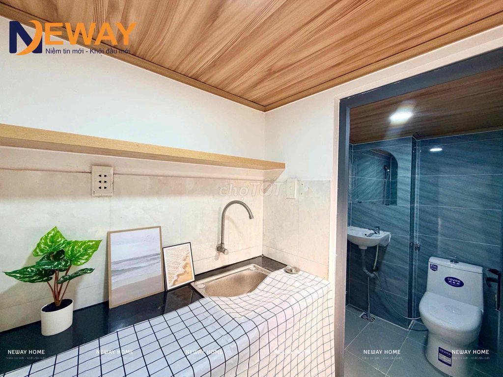 Rent a full interior guard room - right at the commercial university.