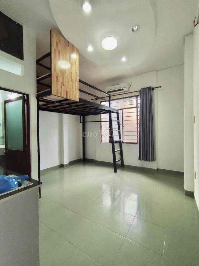 Renting the Freedom Time Room Right At A.J. Tân Phú University.