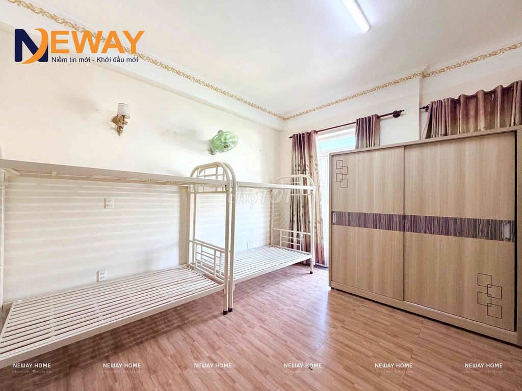 The student dorm is only 1 million million full of comfortable expenses.