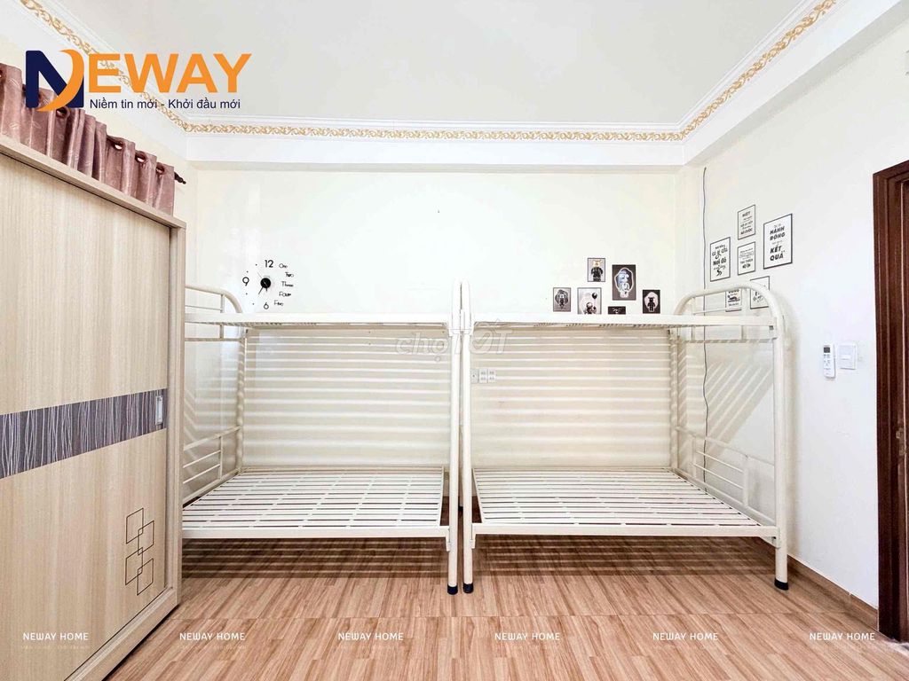 The student dorm is only 1 million million full of comfortable expenses.