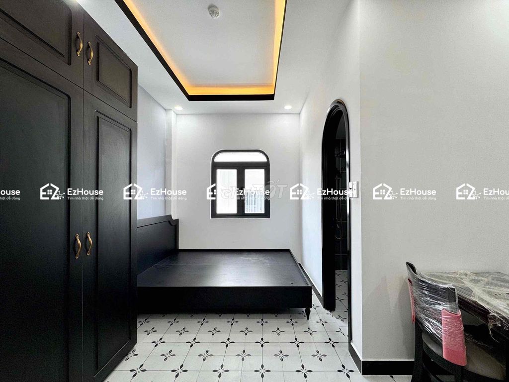 The master security studio Lê Đình Cẩn.