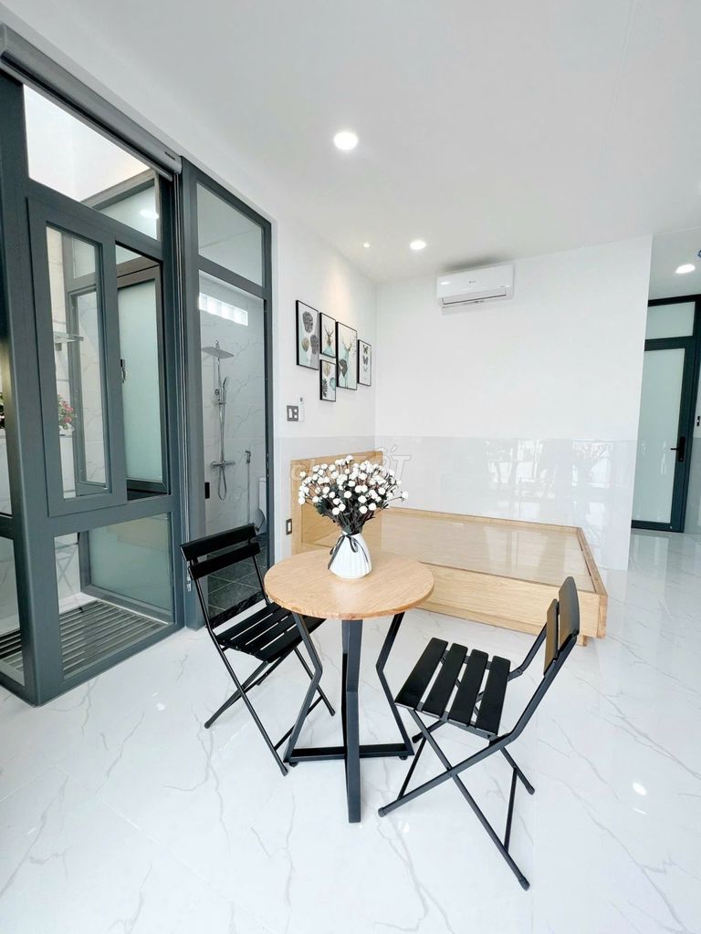 Public balcony studio - wide 30 M2 - full interior - illartal treat