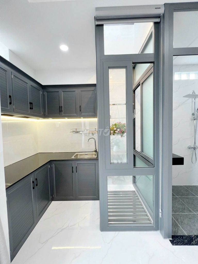 Public balcony studio - wide 30 M2 - full interior - illartal treat