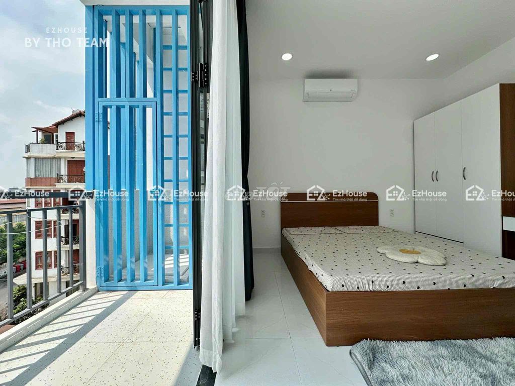 We'll rent a two-room super. One-room living room.