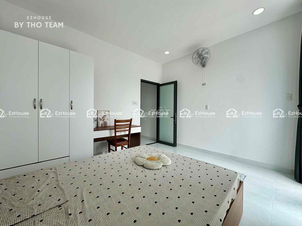 We'll rent a two-room super. One-room living room.
