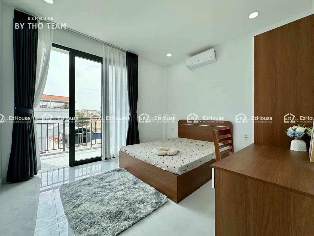 We'll rent a two-room super. One-room living room.