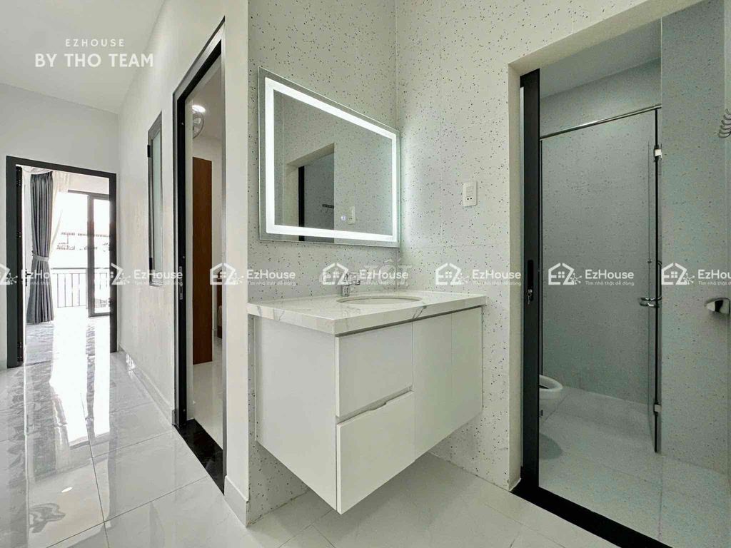 We'll rent a two-room super. One-room living room.