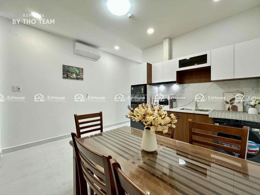 We'll rent a two-room super. One-room living room.
