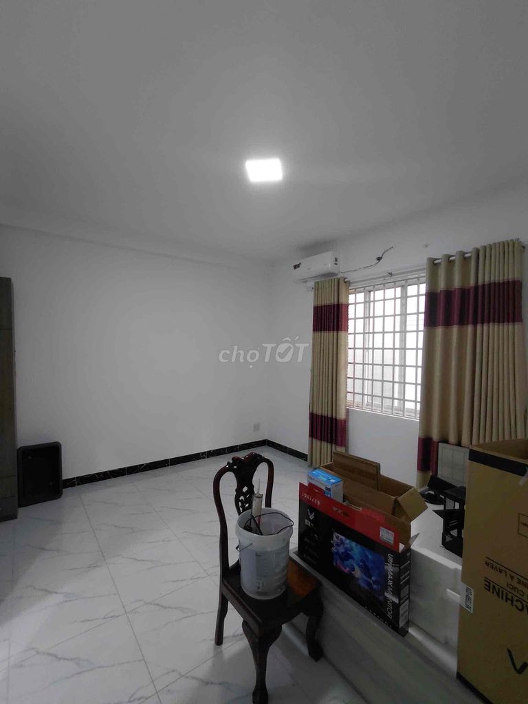 Rooms with air conditioning, closets, beds.