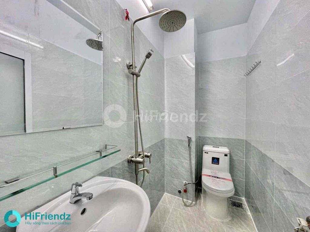 The master wash-house studio at the airport.