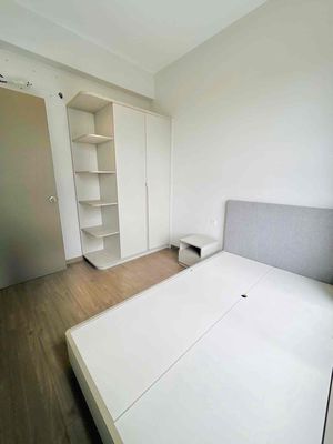 Clear; There's a fridge. Only 8.5 million a month. Lum! Watch the house!