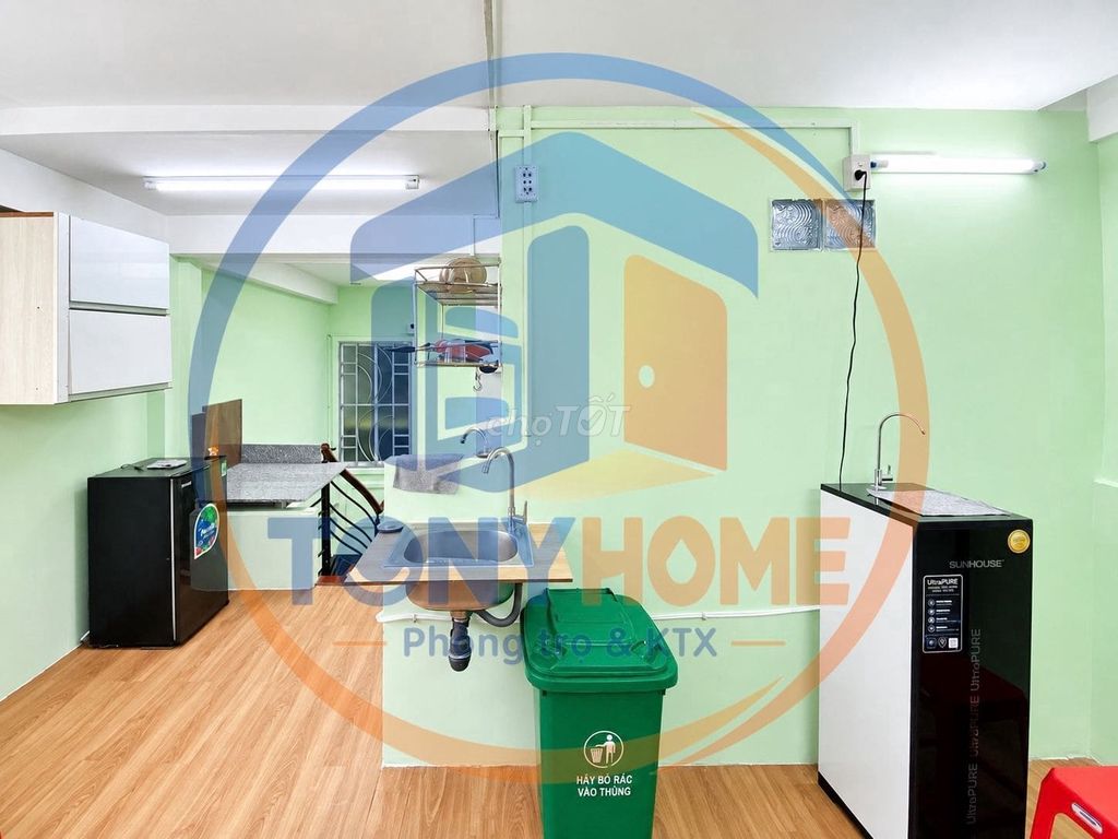The south-class dorm-- only 1 million8 packages-- near the pink international college.
