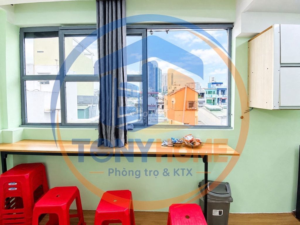 The south-class dorm-- only 1 million8 packages-- near the pink international college.