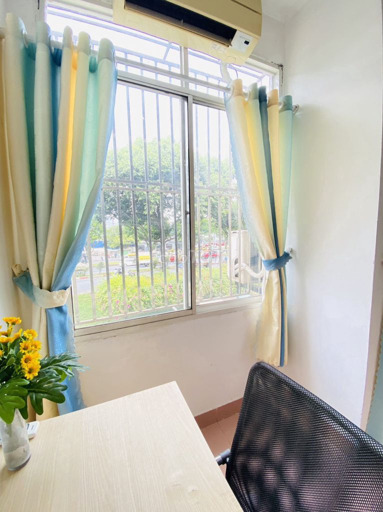 Rent a full-saltem balcony suite for Tân Bình county costs.